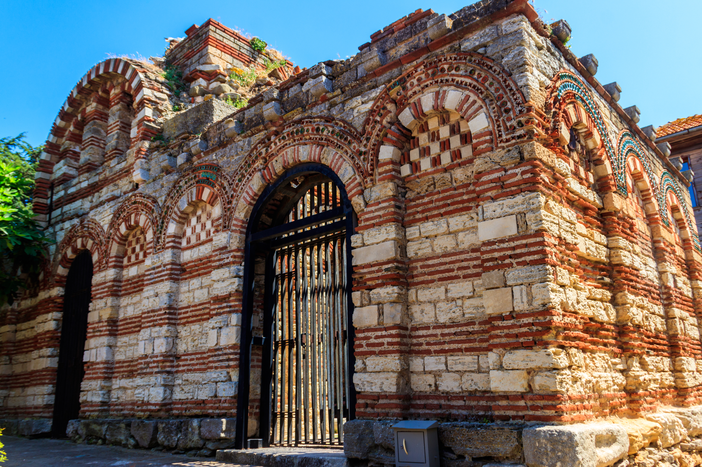 Kościół Świętych Archaniołów Michała i Gabriela na starym mieście w Nessebar w Bułgarii
