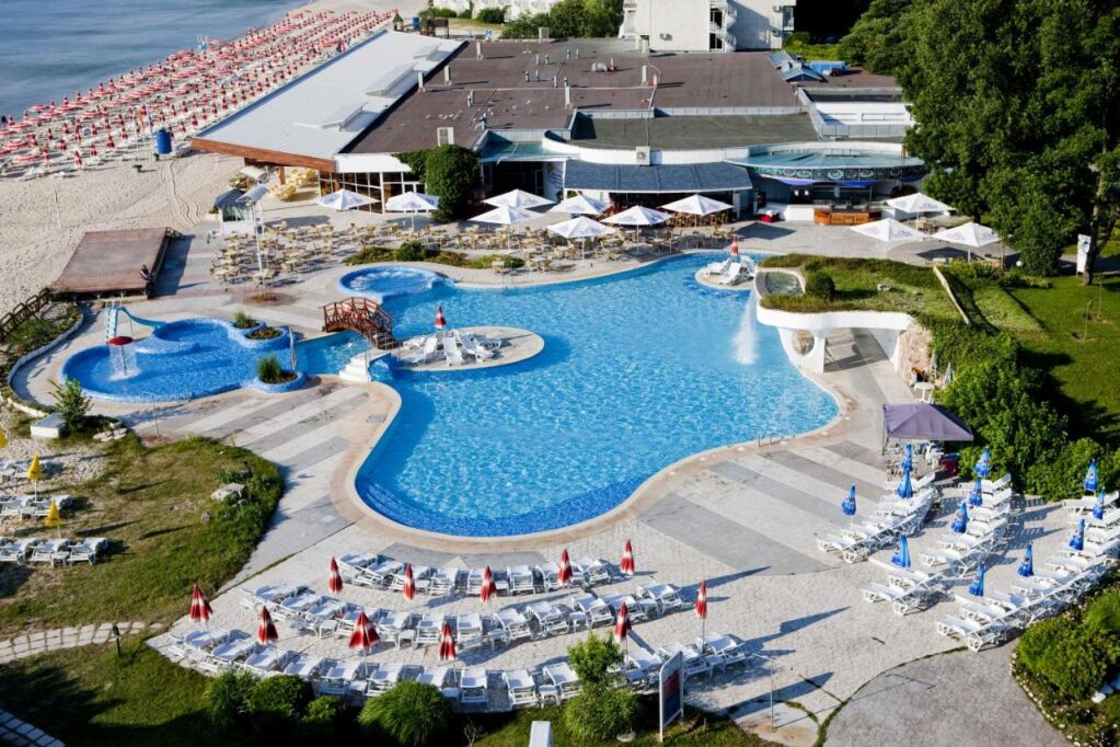 basen w Hotel "Slavuna", fot. booking.com