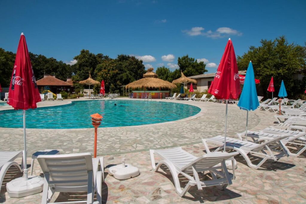  basen w Hotel Kremikovci, fot. booking.com