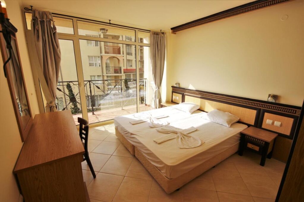 pokój w Menada Andalusia Apartments, fot. booking.com
