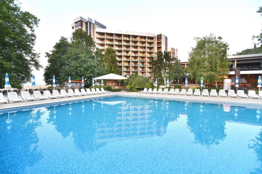 basen w Kaliakra Beach Hotel, fot. booking.com, Najpopularniejsze kurorty