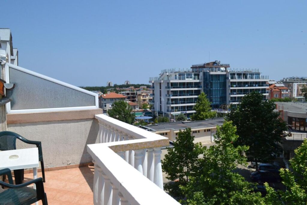  widok z balkonu w Stella Del Mare Guest House, fot. booking.com