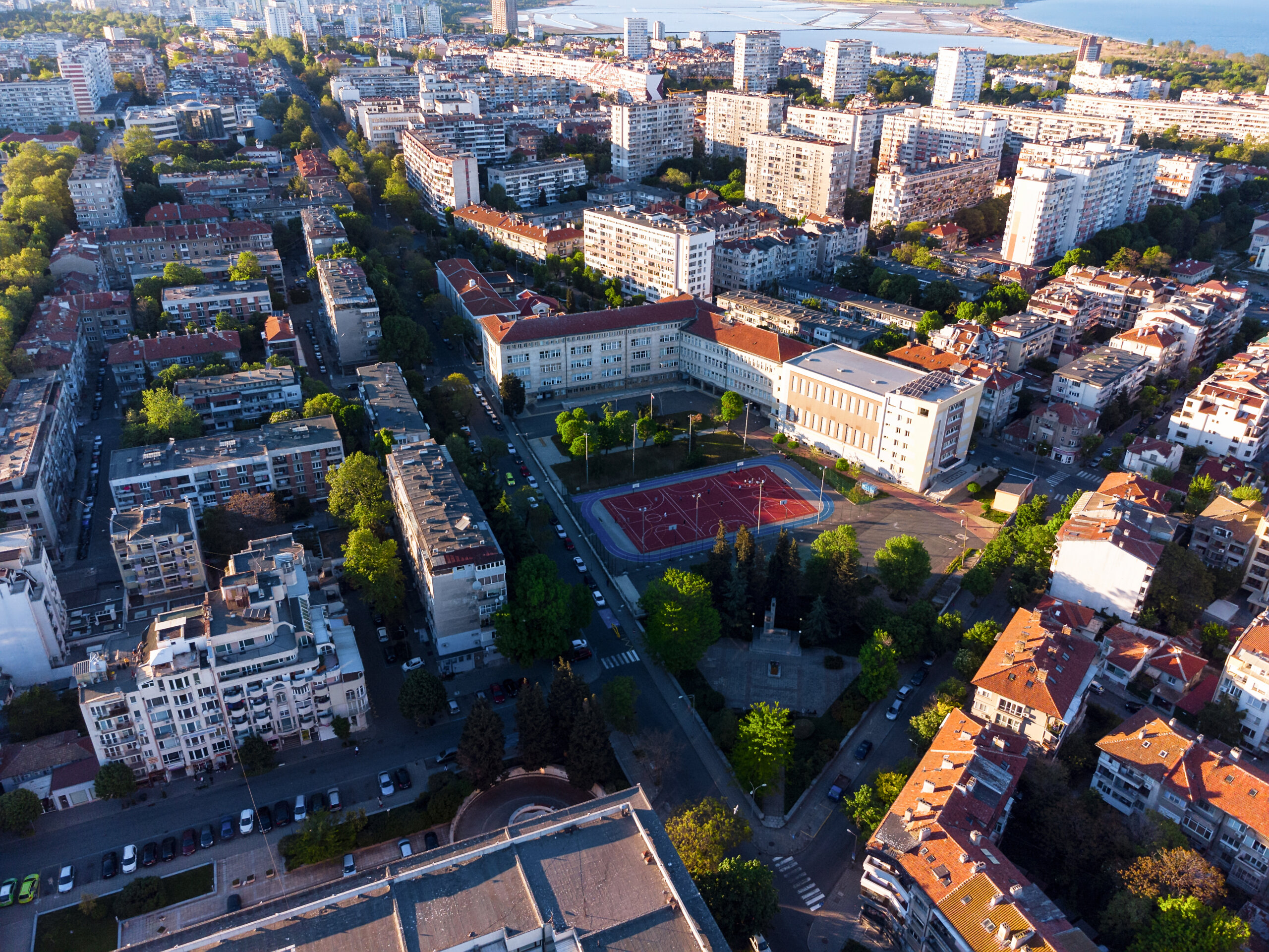 Widok z powietrza na centrum miasta Burgas, Bułgaria.